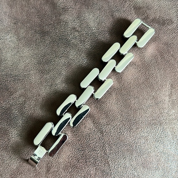 Banana Republic Bracelet - Picture 2 of 4